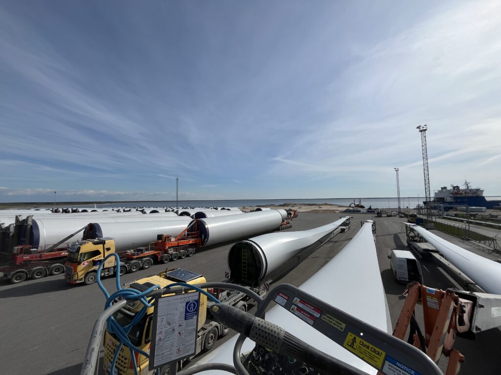 Sopi-Tootsi tuulepargi tuulikute labade pesu tehtud tööde hulgas